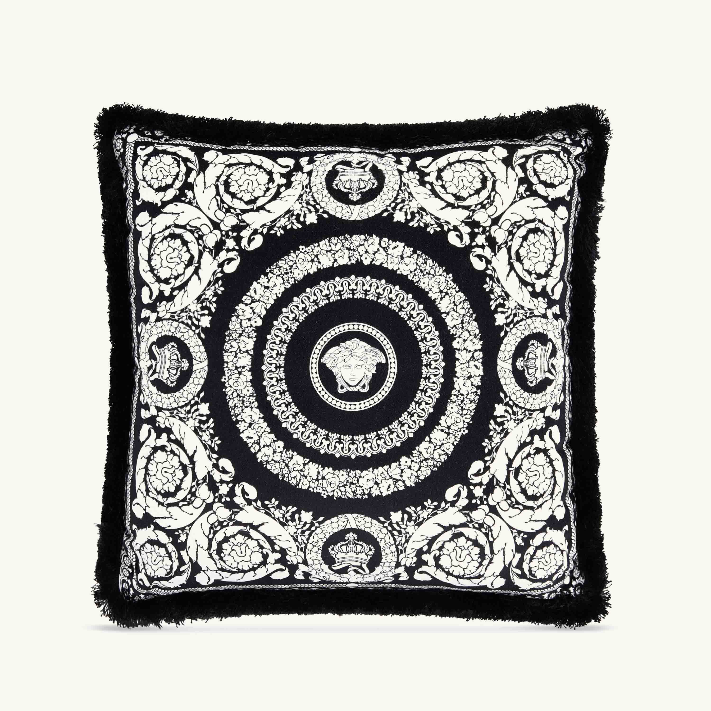 

I Love Baroque Foulard Small Velvet Cushion