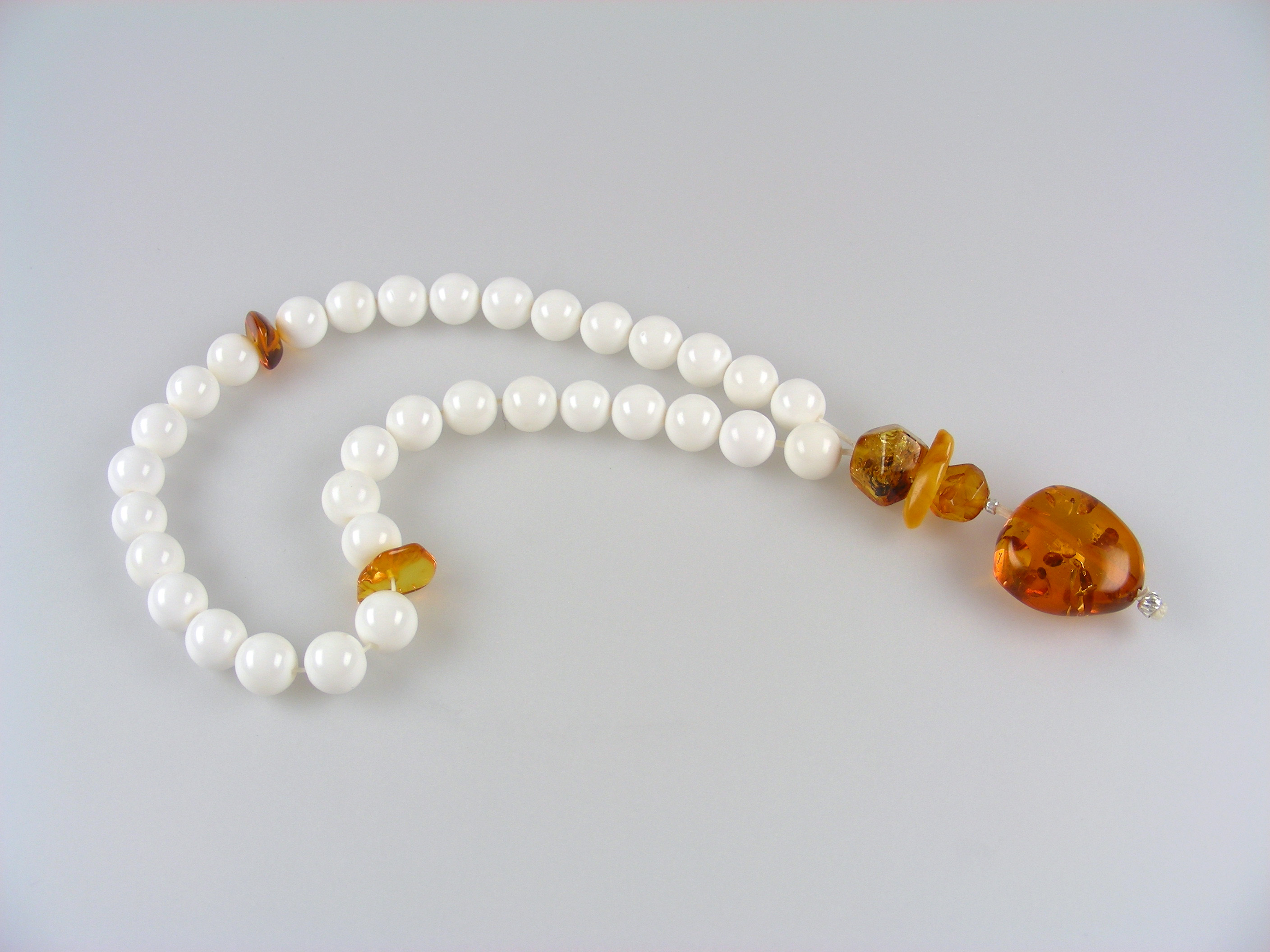 

Mazlo Masbaha Rosary Nacre Amber