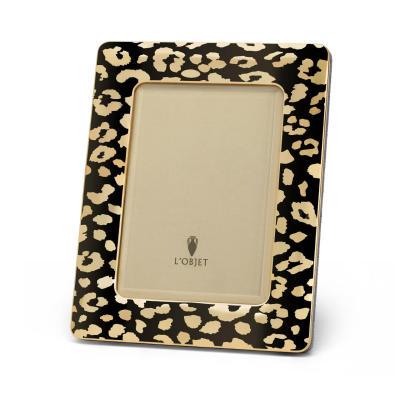 

Leopard Frame