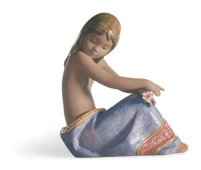 

Lladro Island Beauty Girl Figurine