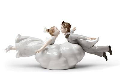 

Lladro Wedding In The Air Couple Figurine